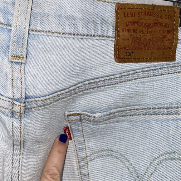 Levi's 501 Premium Denim Jeans Shout Out light wash raw hem size 27 x 26 - Picture 10 of 13